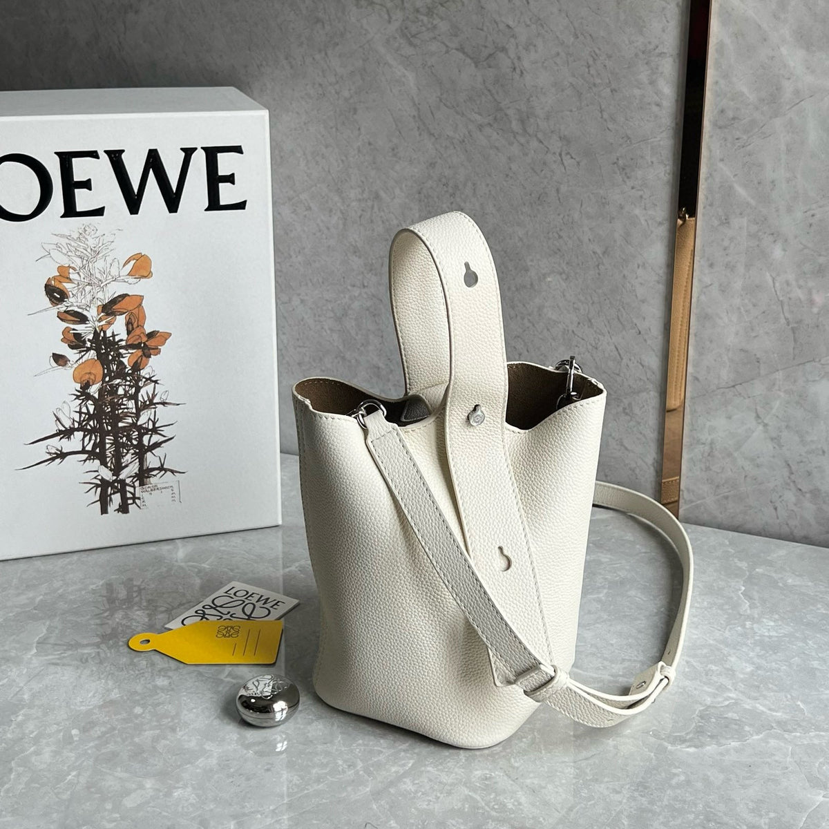 LOEW MINI PEBBLE BUCKET BAG