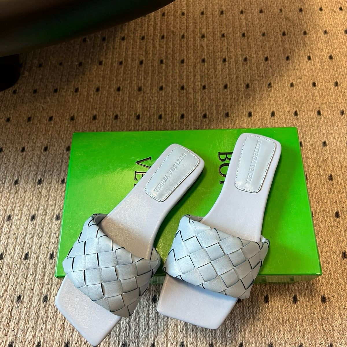 BOTT V SANDALS