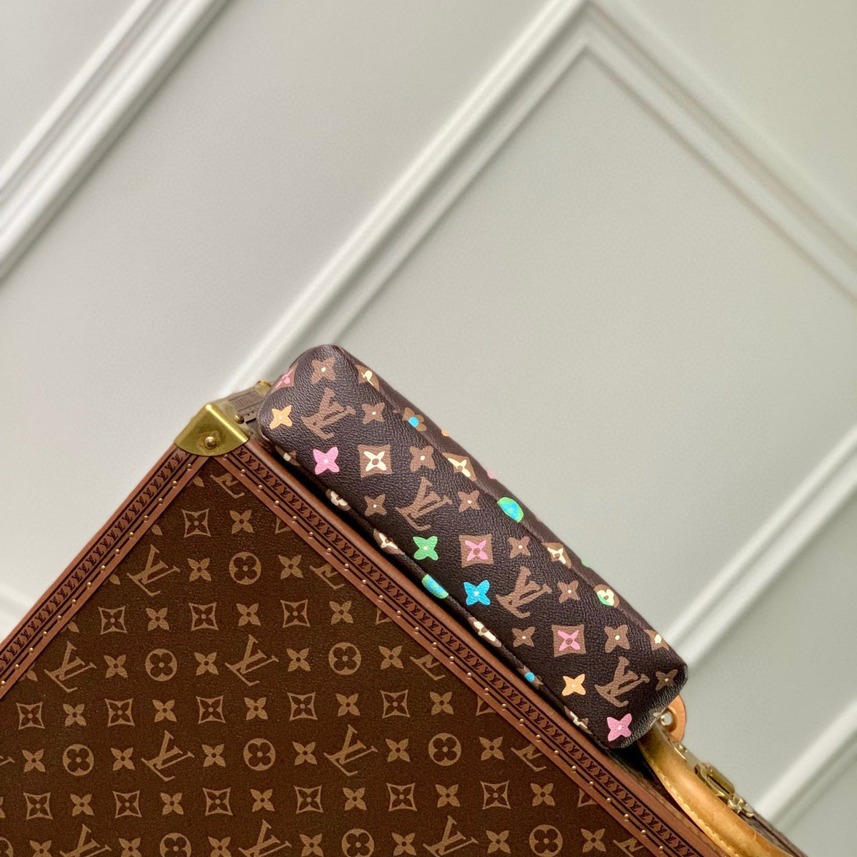 LOU POCHETTE VOYAGE SOUPLE POUCH