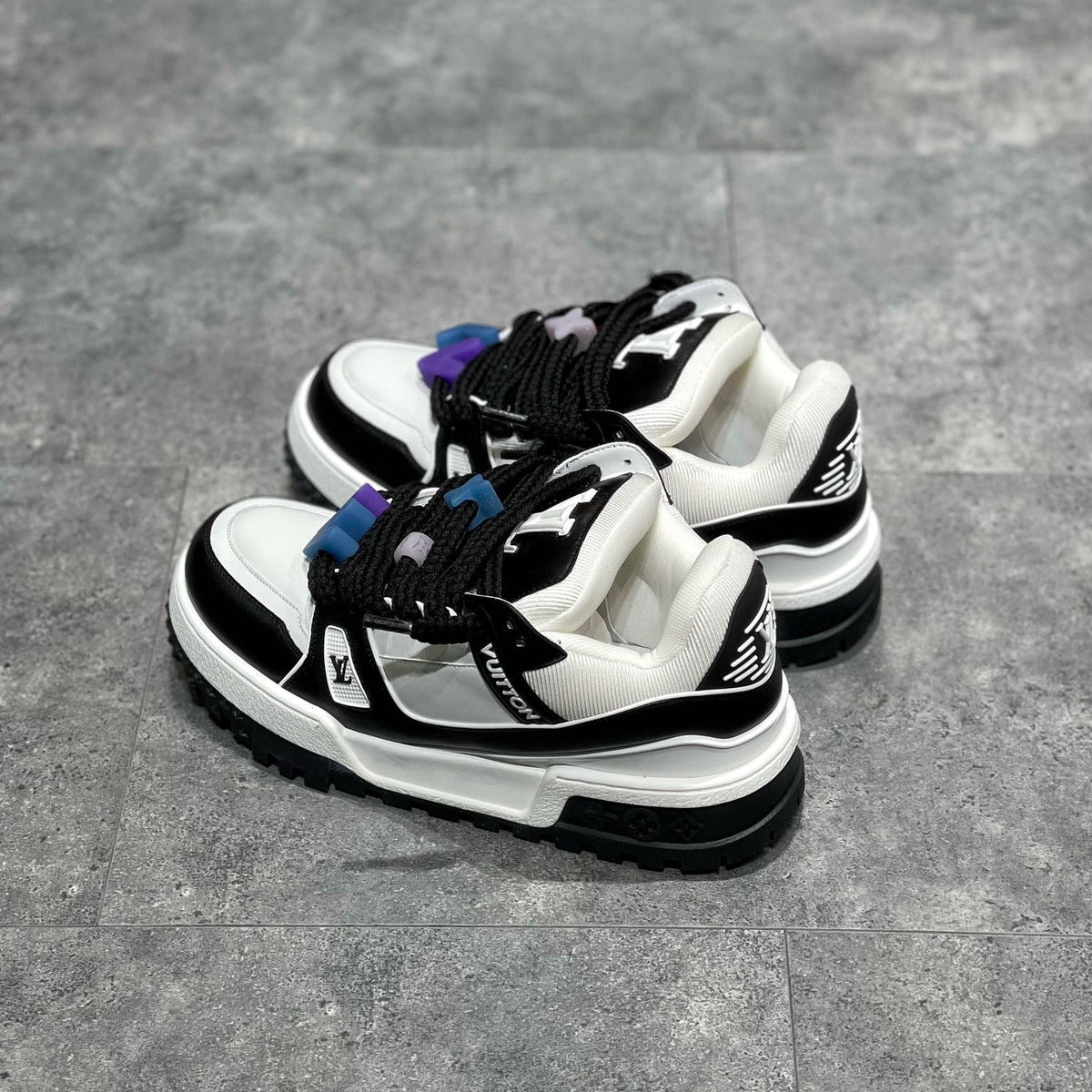 LOU TRAINERS