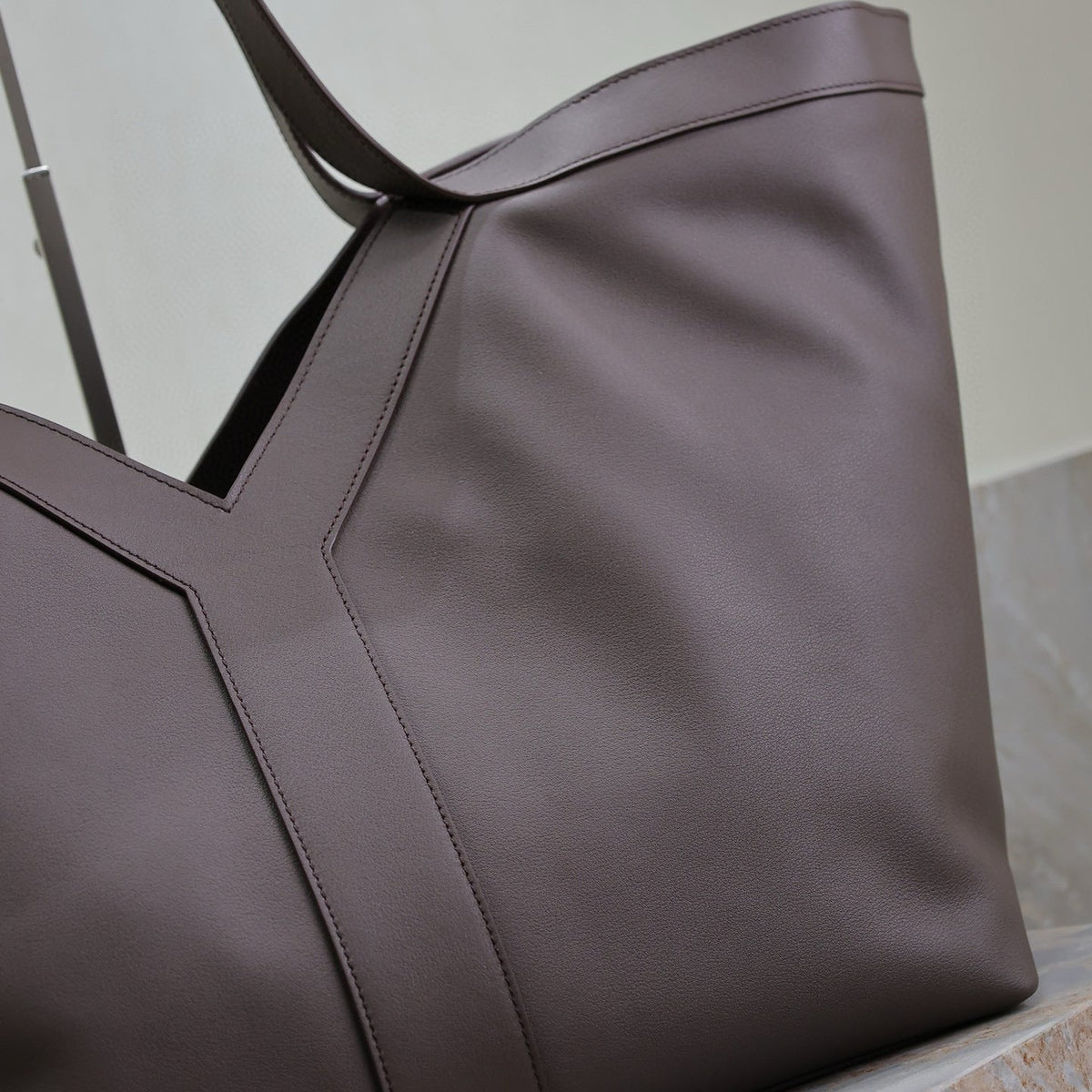SL Y TOTE IN LEATHER BAG