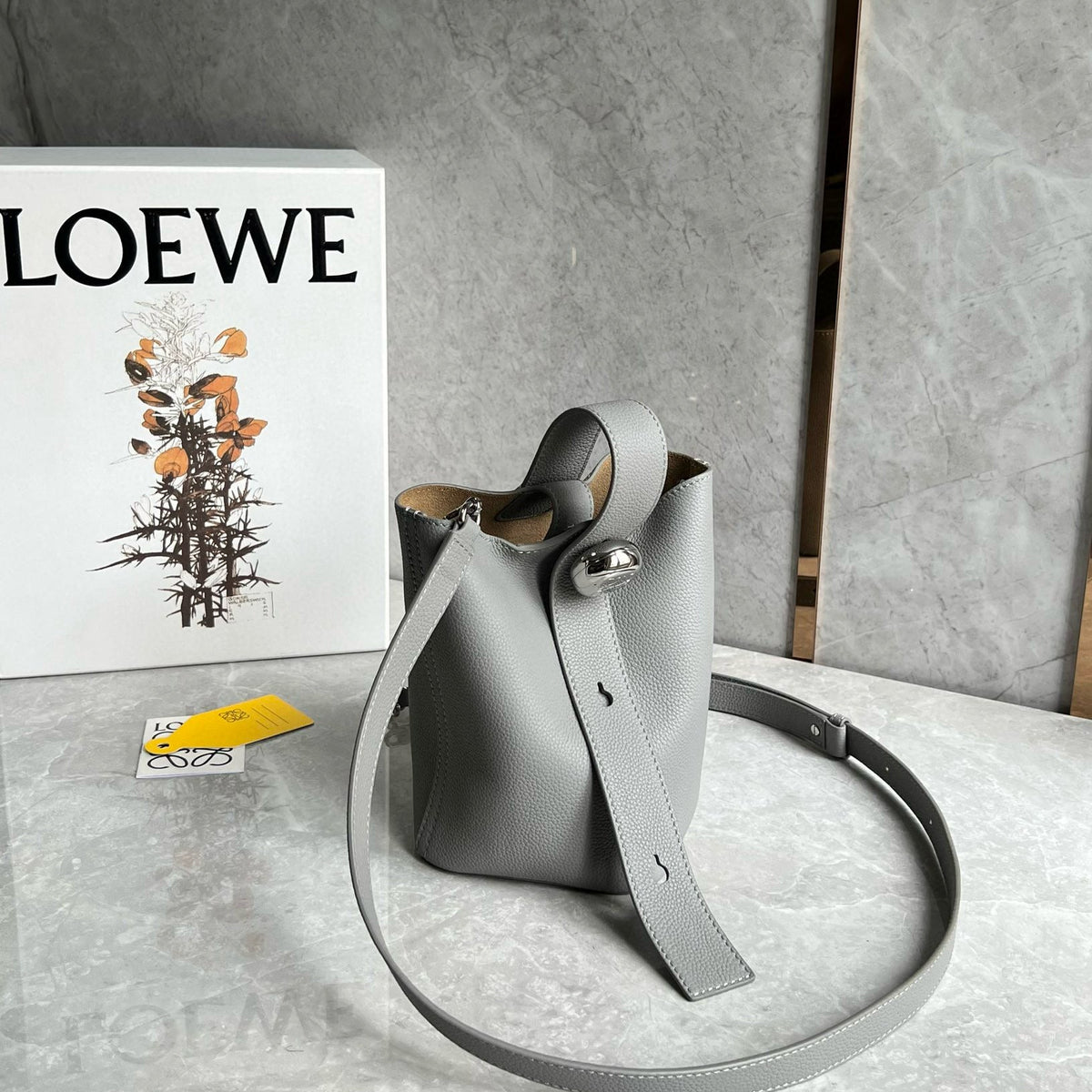 LOEW MINI PEBBLE BUCKET BAG