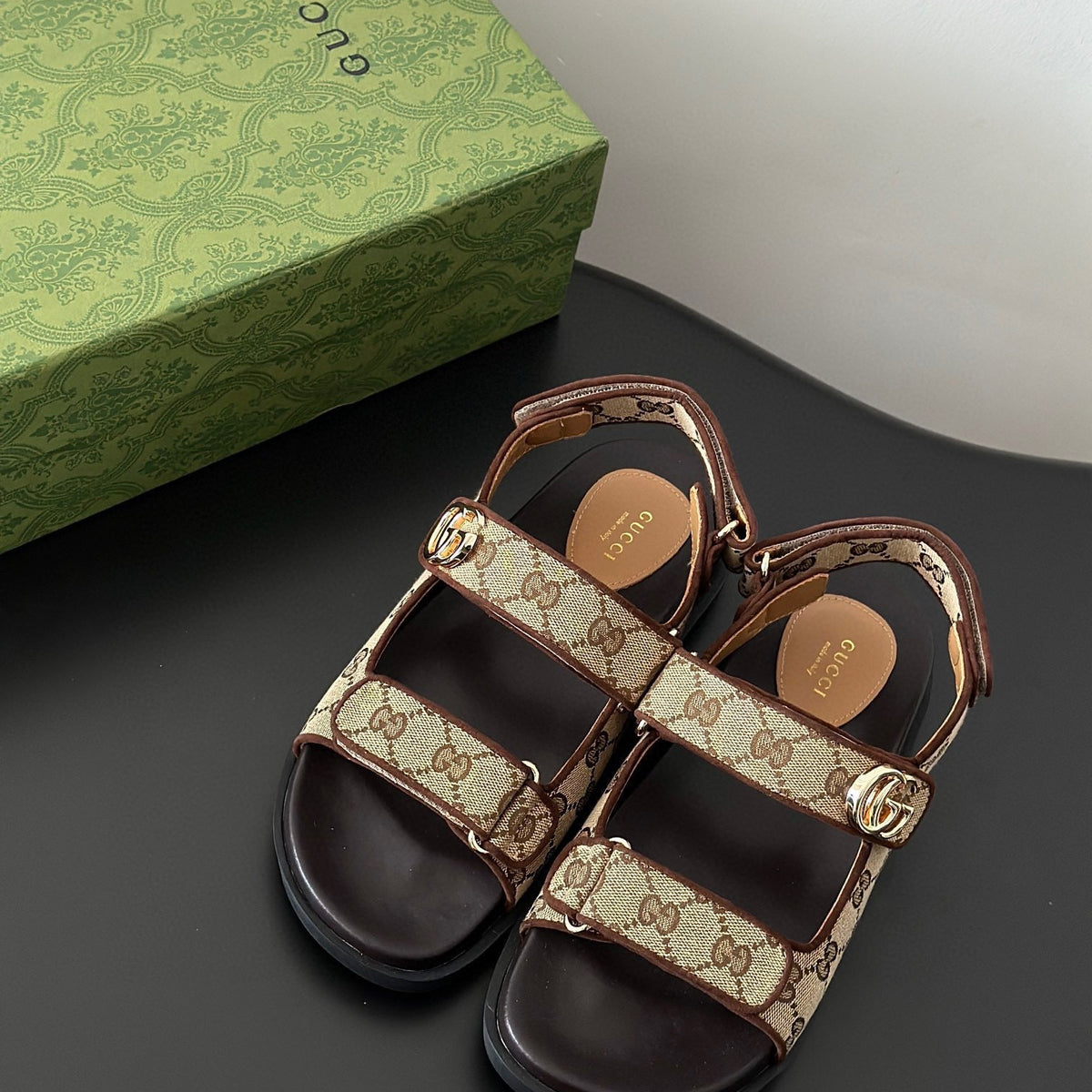 GG SANDALS