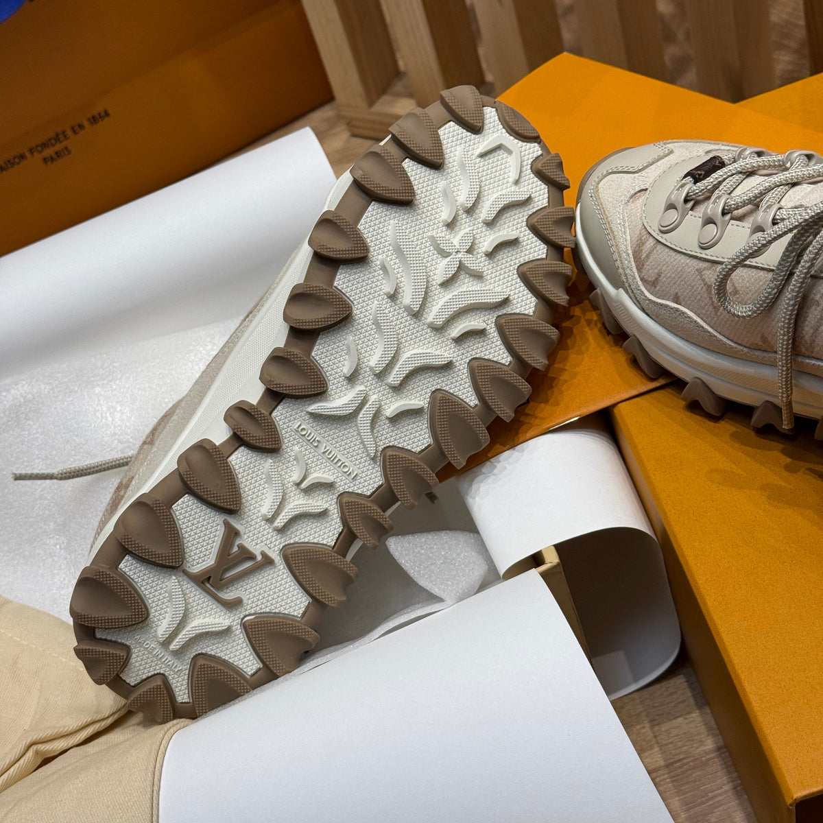 LOU RUSH XPLORER SNEAKERS