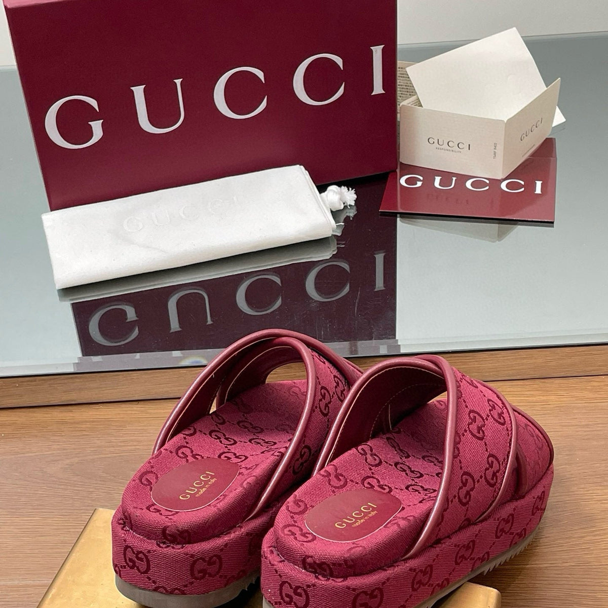 GG SANDALS