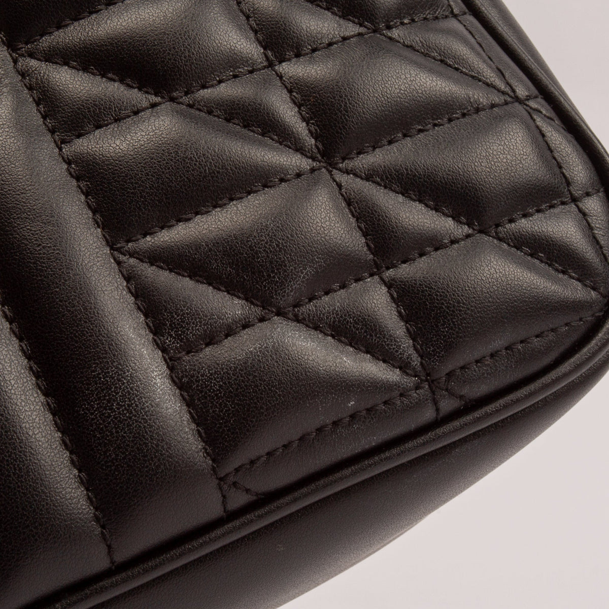 GUCCI GG Marmont Small Shoulder Bag - Black