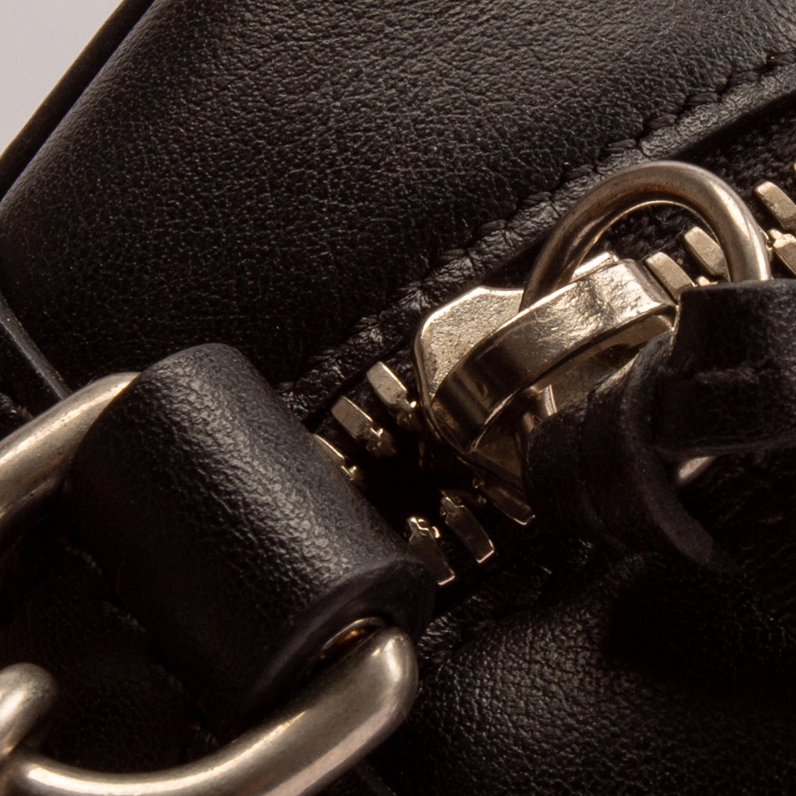 GUCCI GG Marmont Small Shoulder Bag - Black