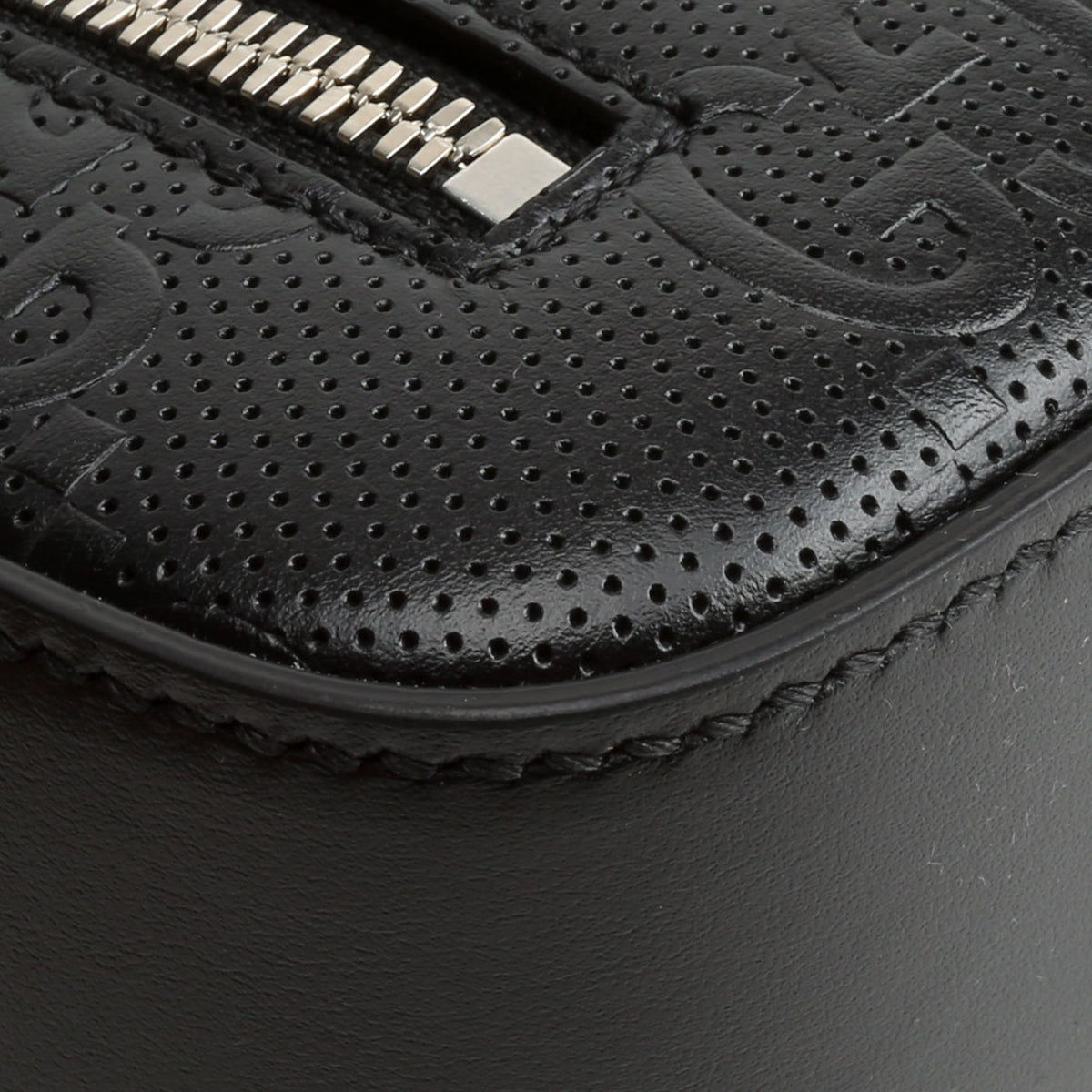 GUCCI GG Embossed Sling Bag - Black