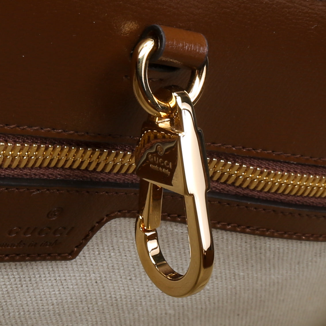 GUCCI Interlocking G Large GG Supreme Tote
