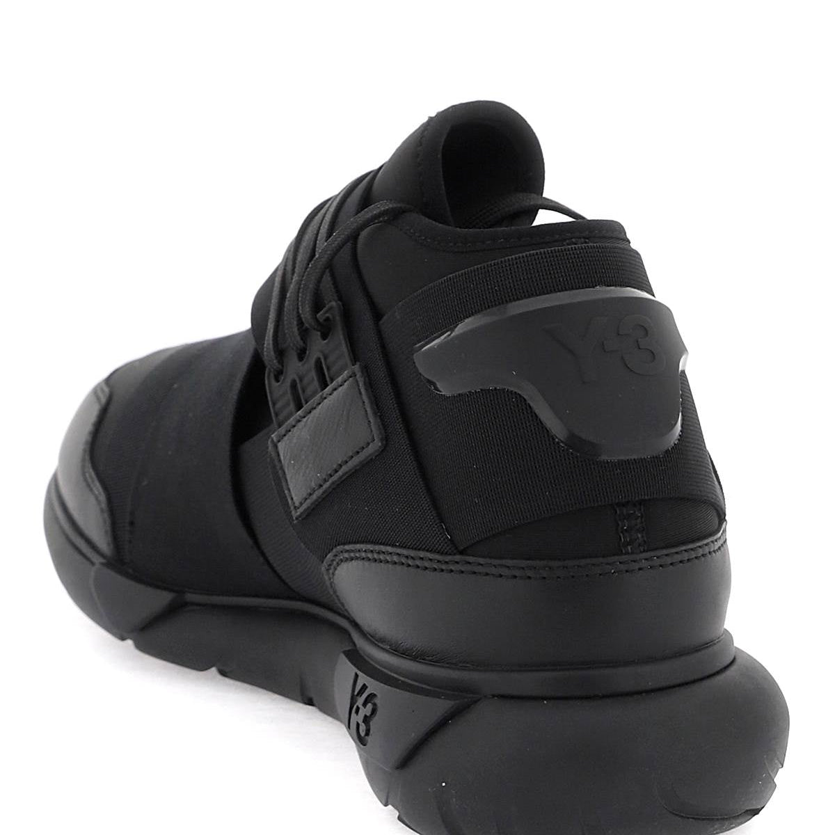 LOW QASA SNEAKERS