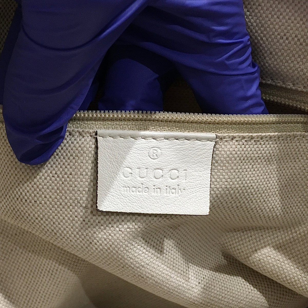 Gucci White Woven Raffia Diamante Sukey Large Tote Sku# 70846