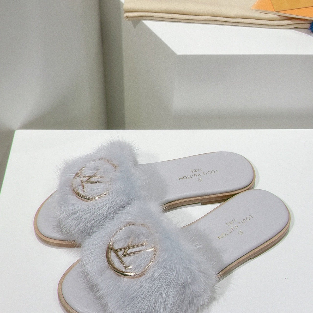 SE1173 LB Mink Fur Flat Mule / Size5-12