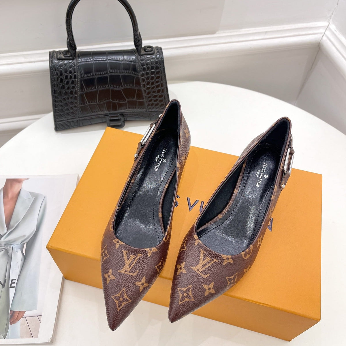SE807 Pointed Toe Flats / Size4-11