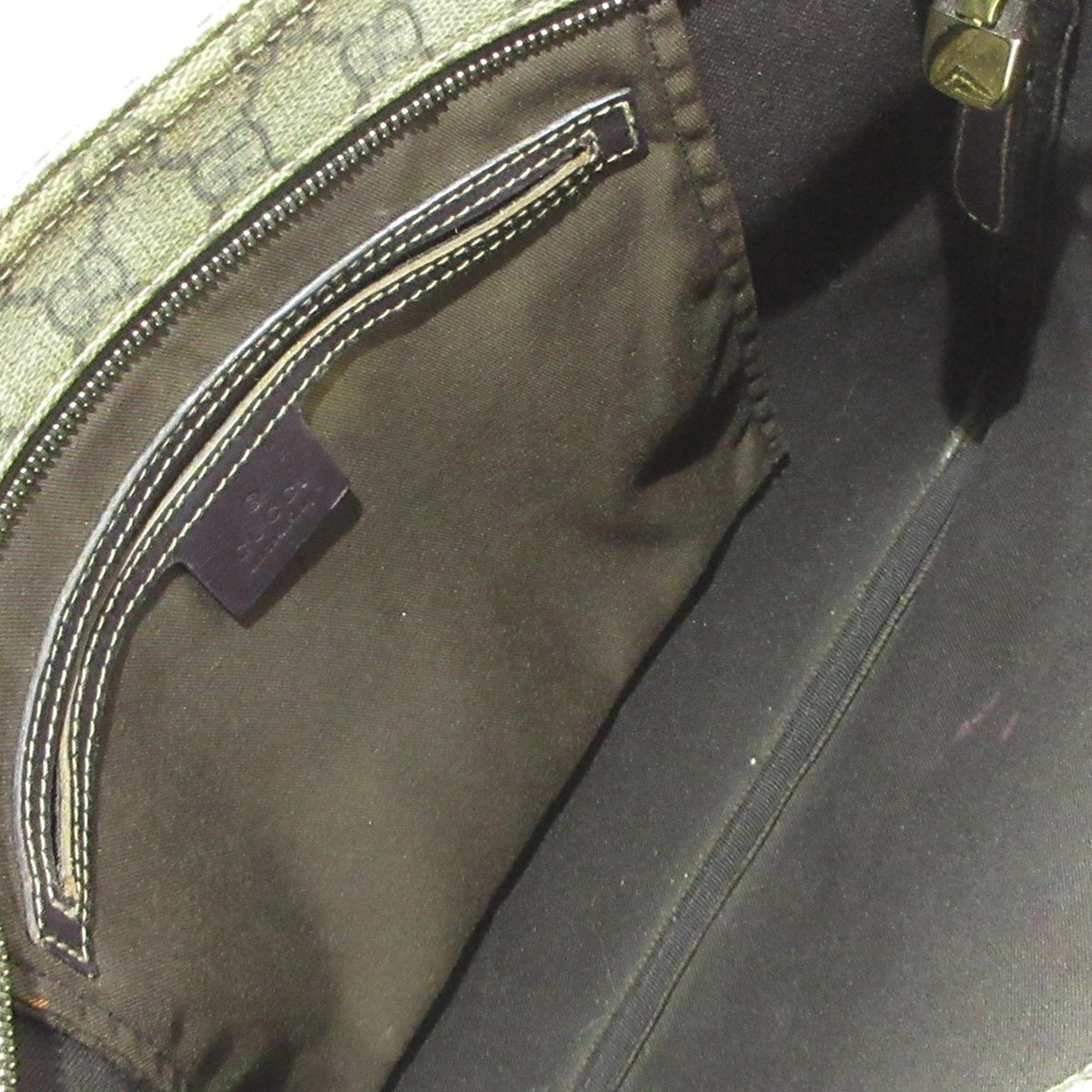 GUCCI GG Supreme Crossbody Crossbody Bag