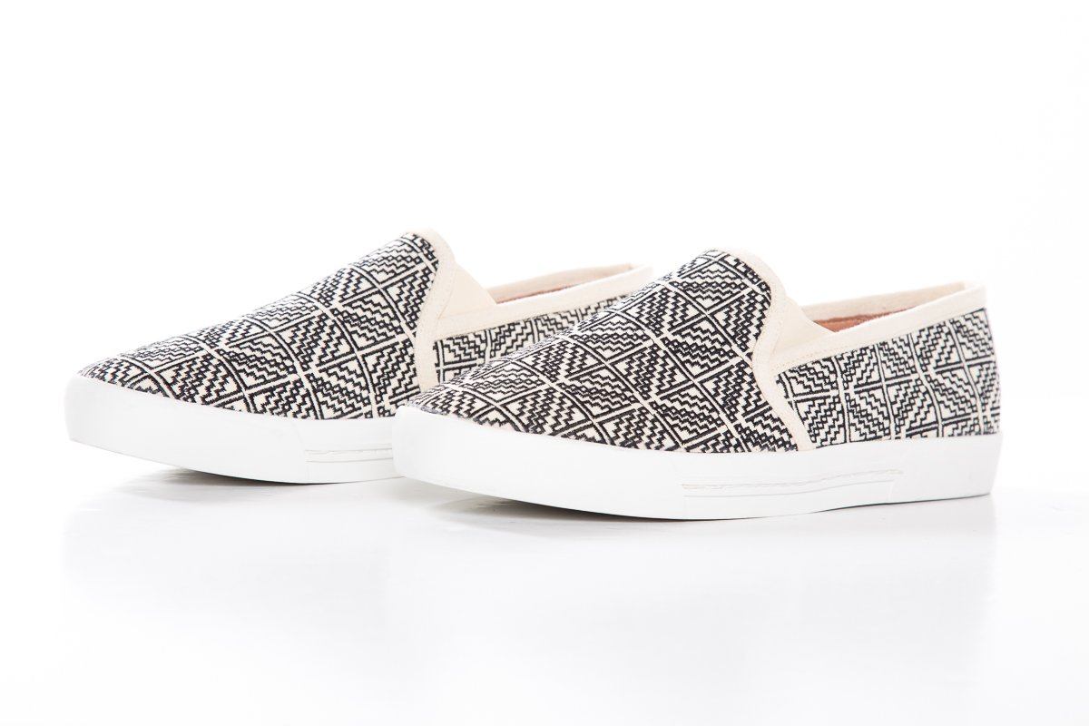 Joie Canvas Beige & Black Embroidered Sneakers SZ 40 Sale