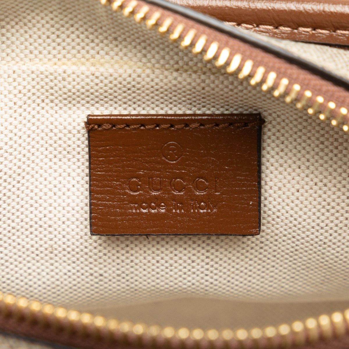 GUCCI GG Supreme Fake/Not Cosmetic Pouch Clutch Bag