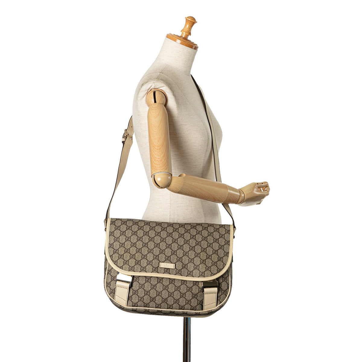 GUCCI GG Supreme Crossbody Bag