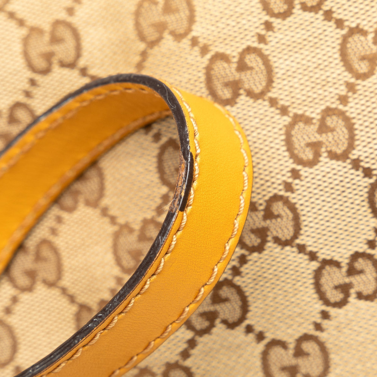 GUCCI GG Canvas Sukey Crossbody Crossbody Bag