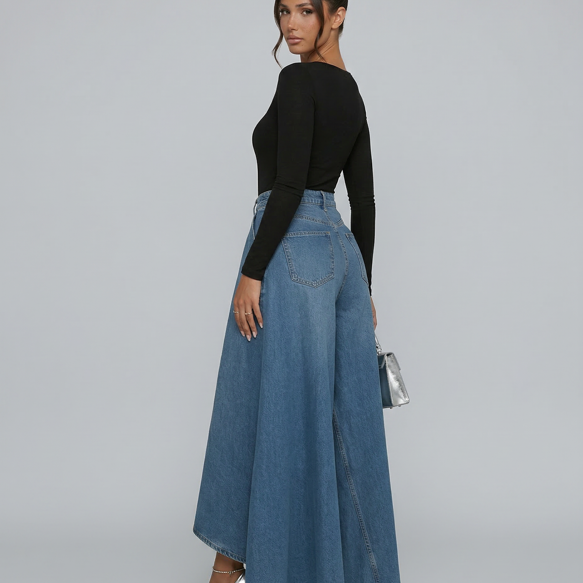Calira | High-Waisted Wide-Leg Jeans