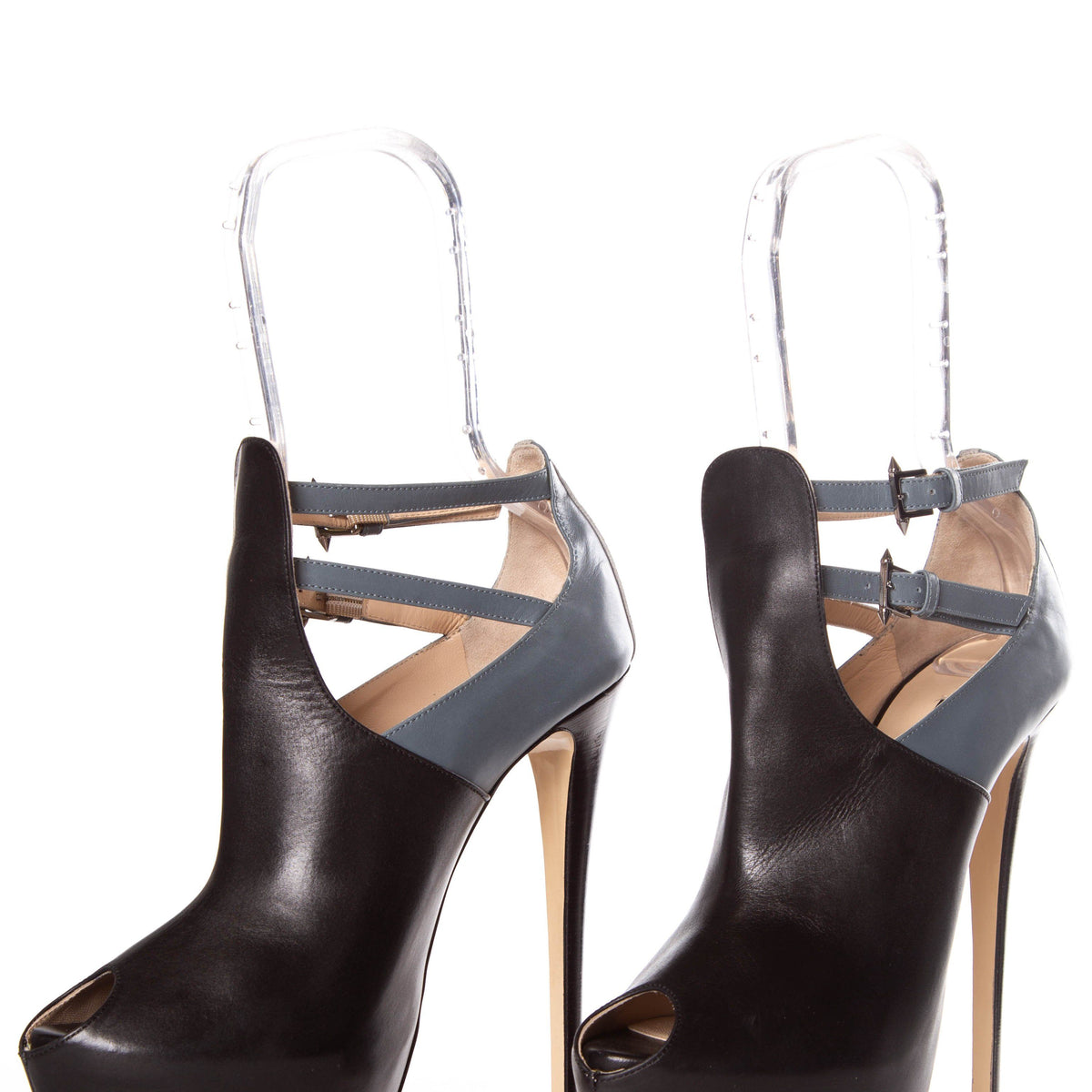 Ruthie Davis Black & Blue Peep-Toe Platform Pumps SZ 39