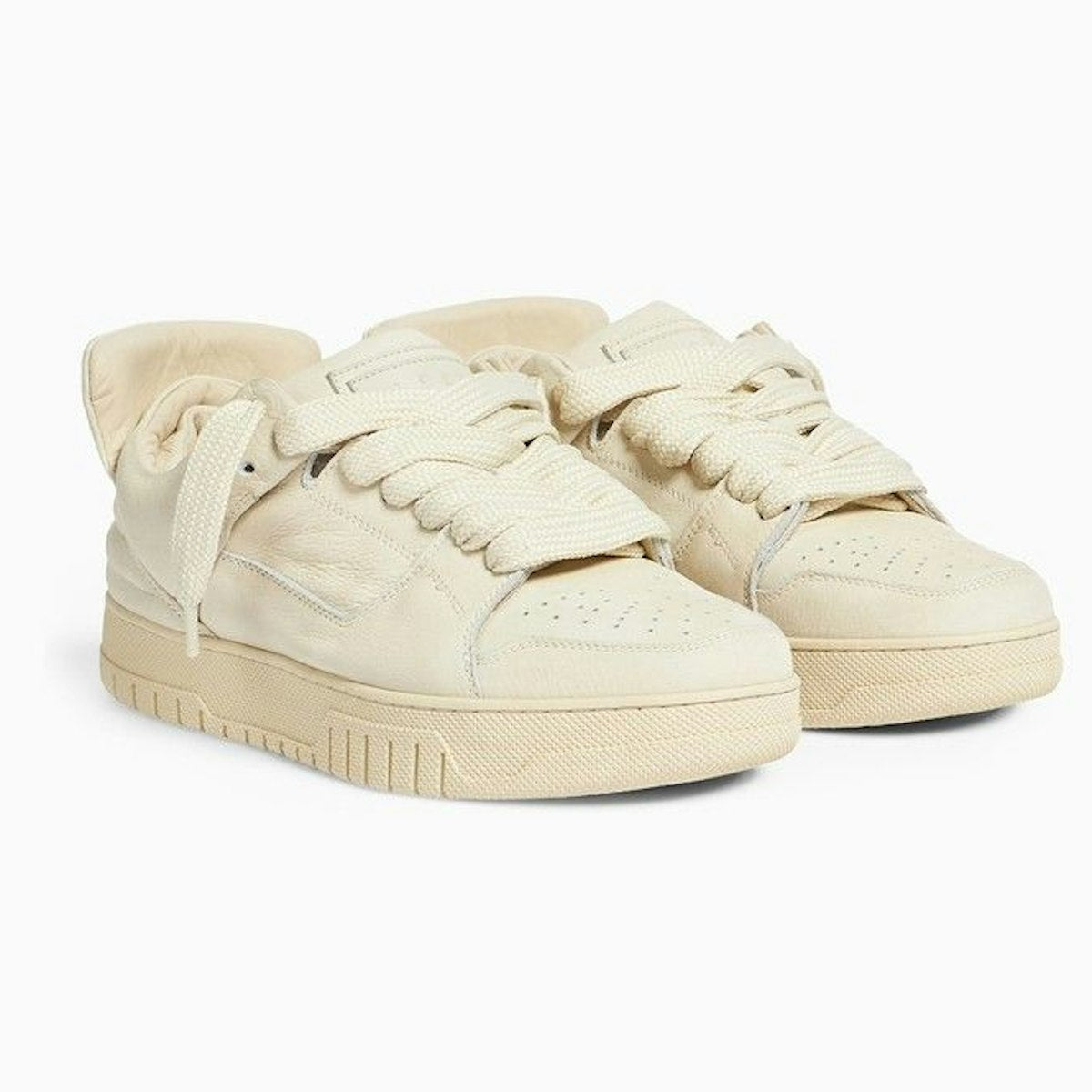 SNEAKERS WITH SPOILER BONE