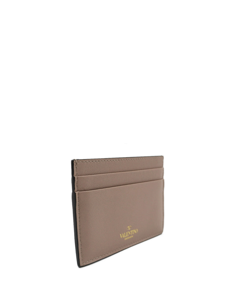 Rockstud Accents Leather Card Holder Cream