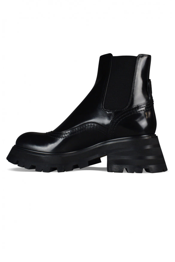 Alexander Mcqueen Women Wander Chelsea Boots
