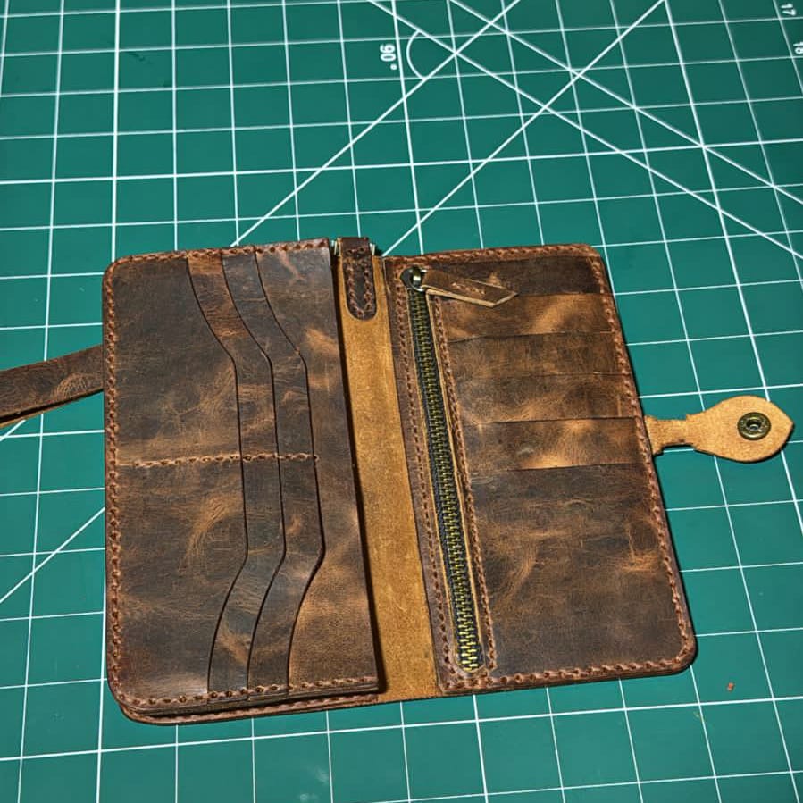 SM- 2025 WAX PULLUP MOBILE WALLET