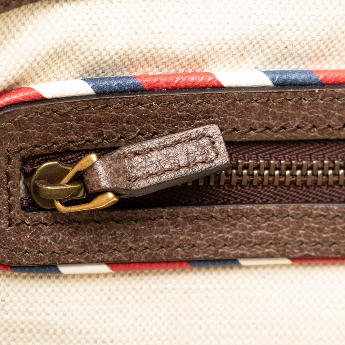 GUCCI Medium GG Supreme Soft Courrier Tote Satchel