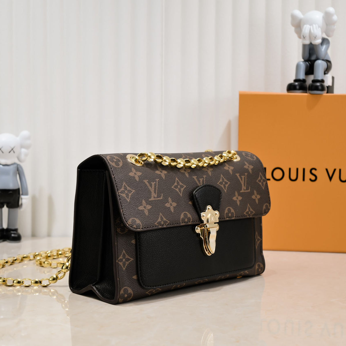 Elite Carryalls