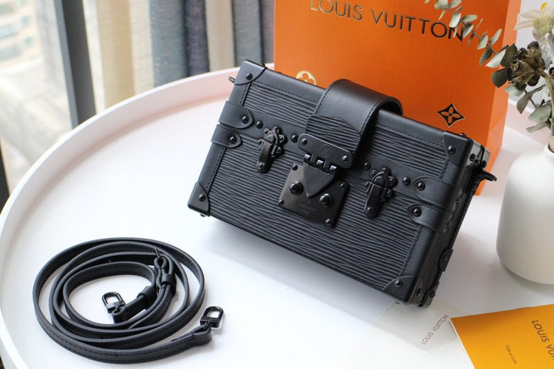I W Fashion Lu-Vi bags - 17792
