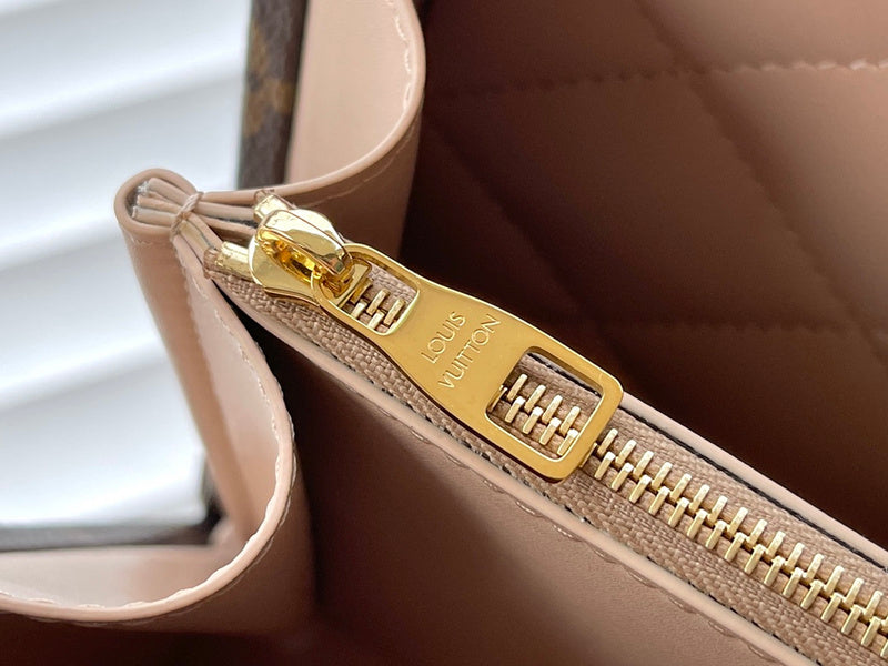 I W Fashion Lu-Vi bags - 17406