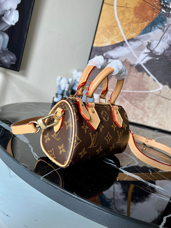 I W Fashion Lu-Vi bags - 17024