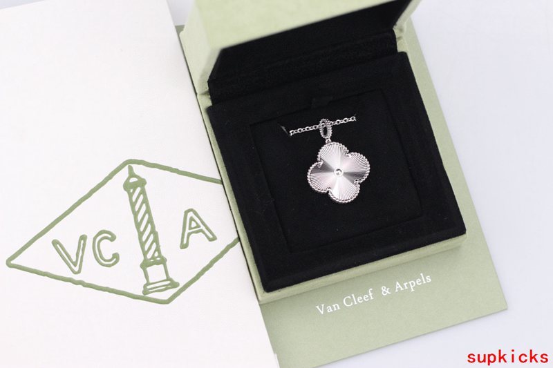 Van Cleef & Arples Jewelry