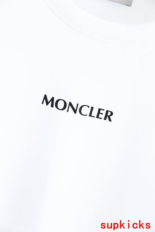 Moncler Luxury Cloth