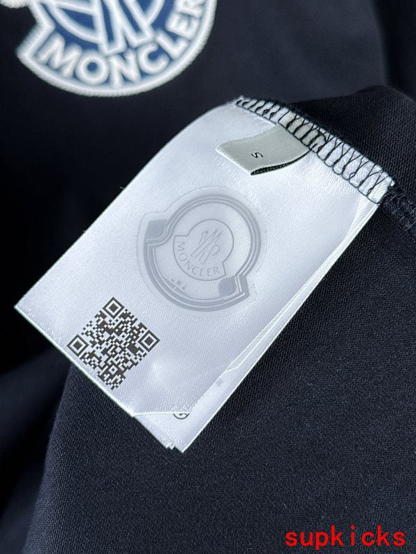 Moncler Luxury Cloth