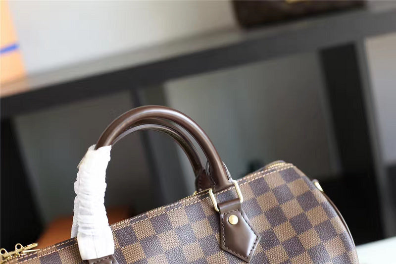I W Fashion Lu-Vi bags - 8150