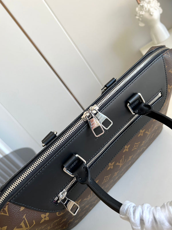 I W Fashion Lu-Vi bags - 17317