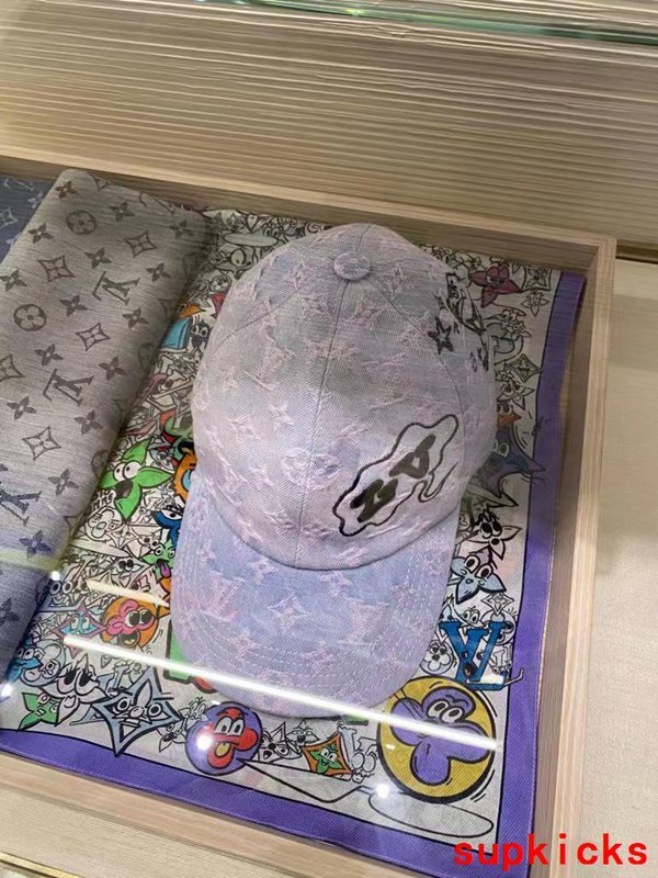 Louis Vuitton Luxury Cap
