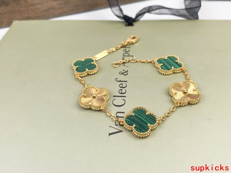 Van Cleef & Arples Jewelry