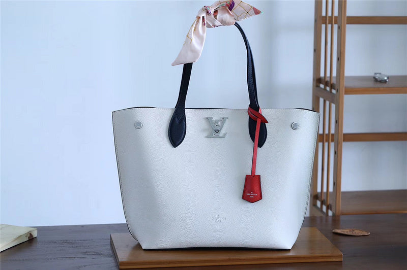 I W Fashion Lu-Vi bags - 8246