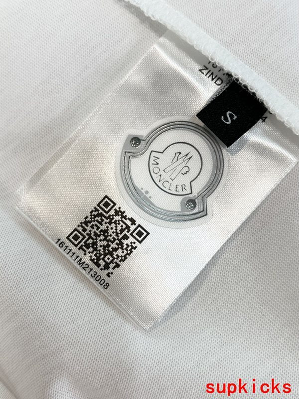 Moncler Luxury Cloth