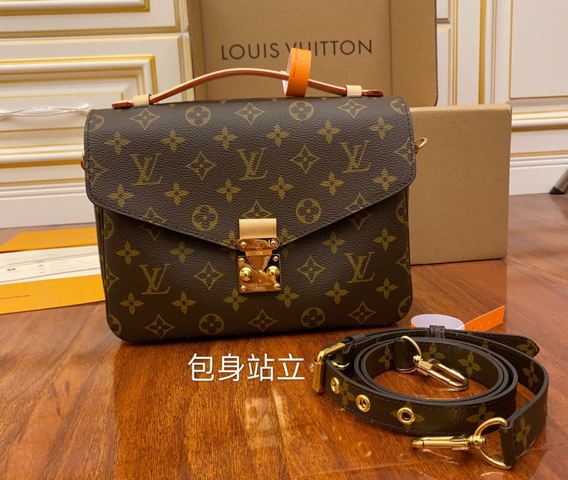 I W Fashion Lu-Vi bags - 17059