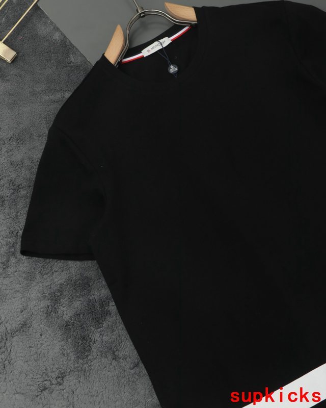 Moncler Luxury Cloth