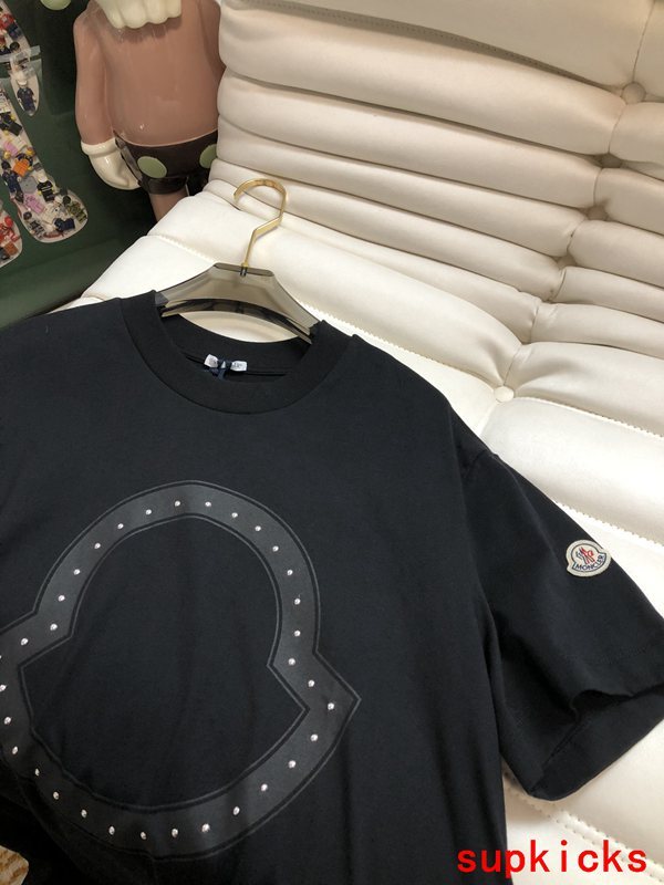 Moncler Luxury Cloth