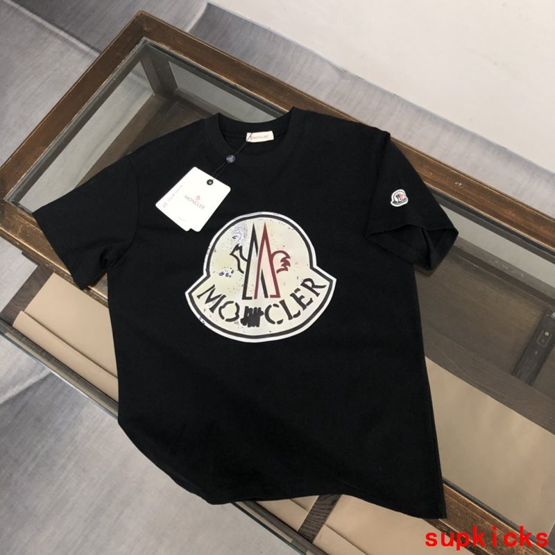 Moncler Luxury Cloth