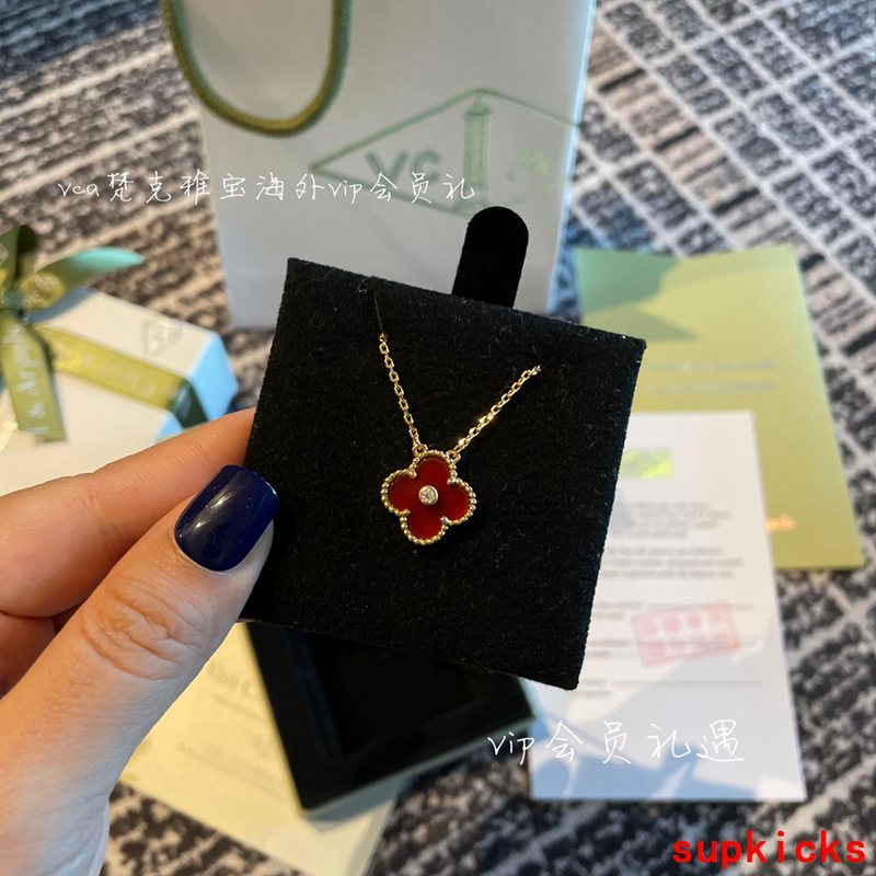 Van Cleef & Arples Jewelry