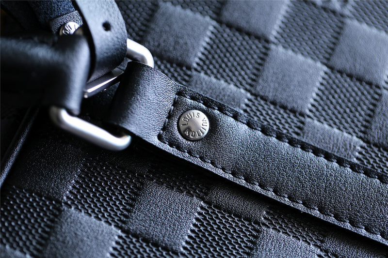 I W Fashion Lu-Vi bags - 9850