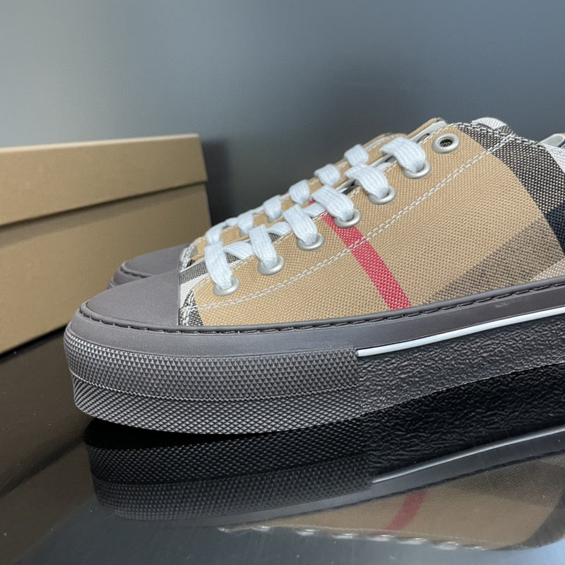 Burberry Luxury Shoes