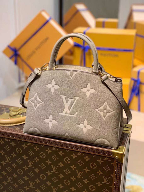 I W Fashion Lu-Vi bags - 17429
